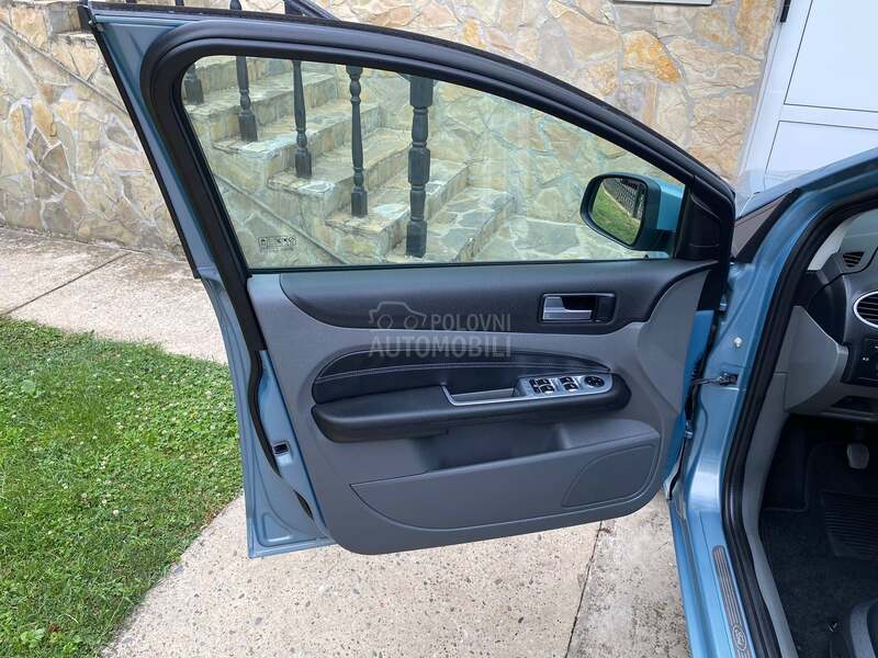 Ford Focus Ghia