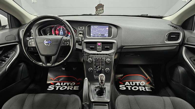 Volvo V40 D4