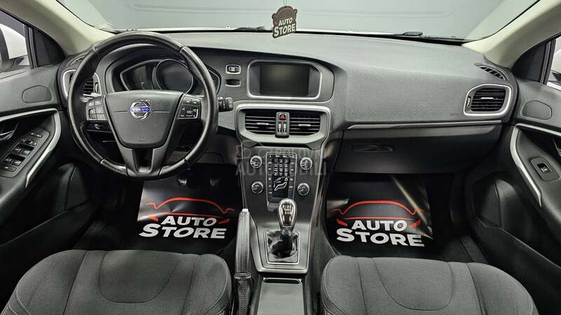 Volvo V40 D4