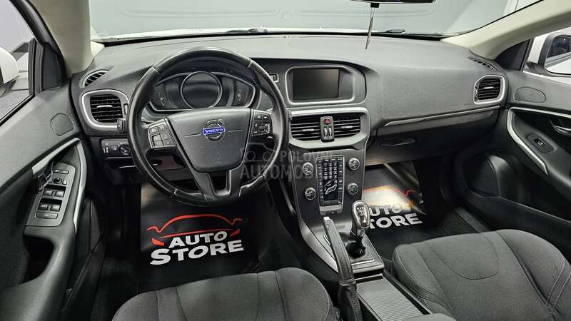 Volvo V40 D4