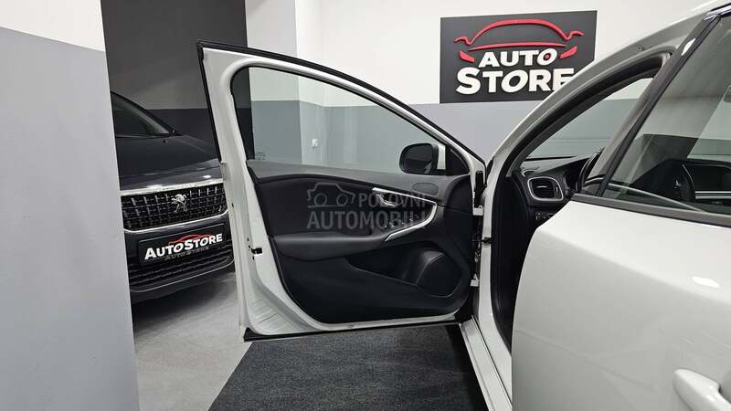 Volvo V40 D4