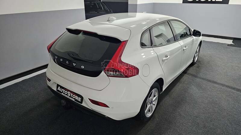 Volvo V40 D4