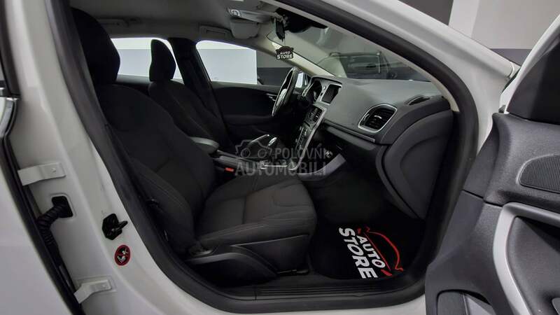 Volvo V40 D4