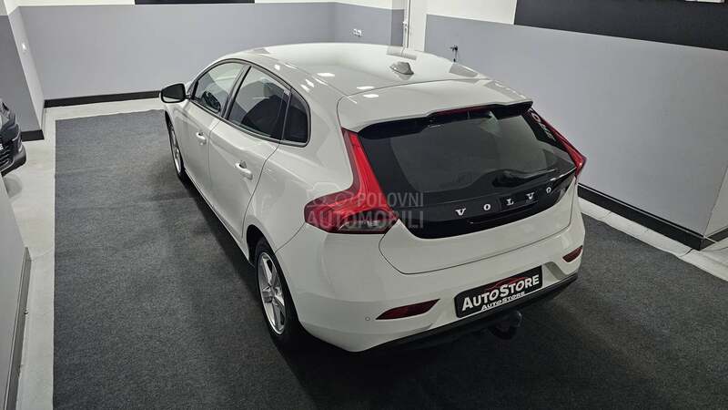 Volvo V40 D4