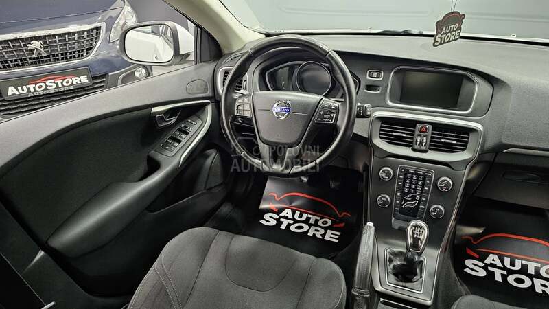 Volvo V40 D4
