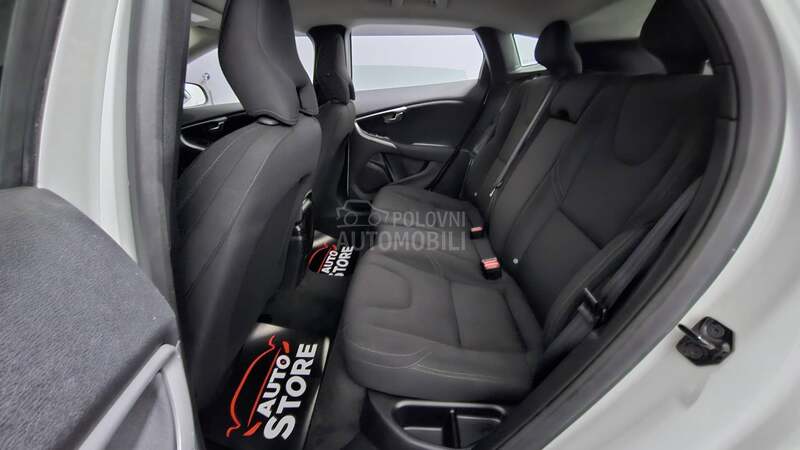 Volvo V40 D4