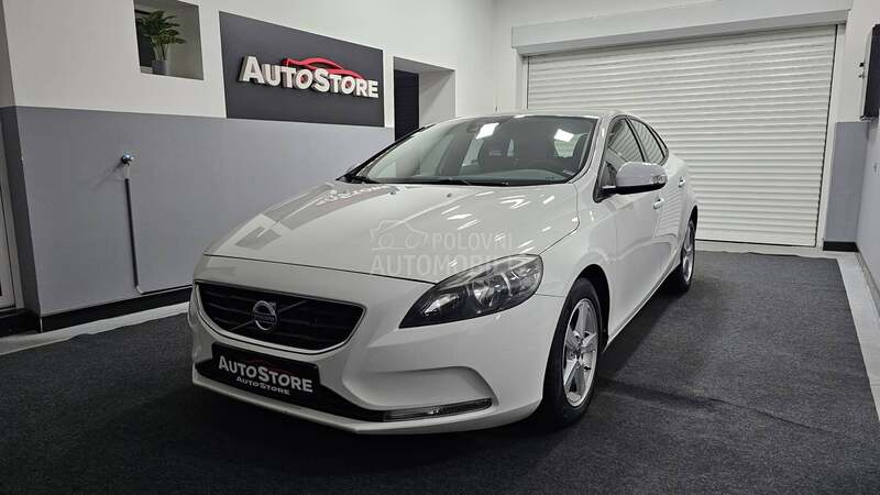Volvo V40 D4
