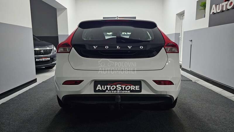 Volvo V40 D4