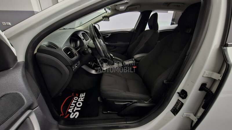 Volvo V40 D4