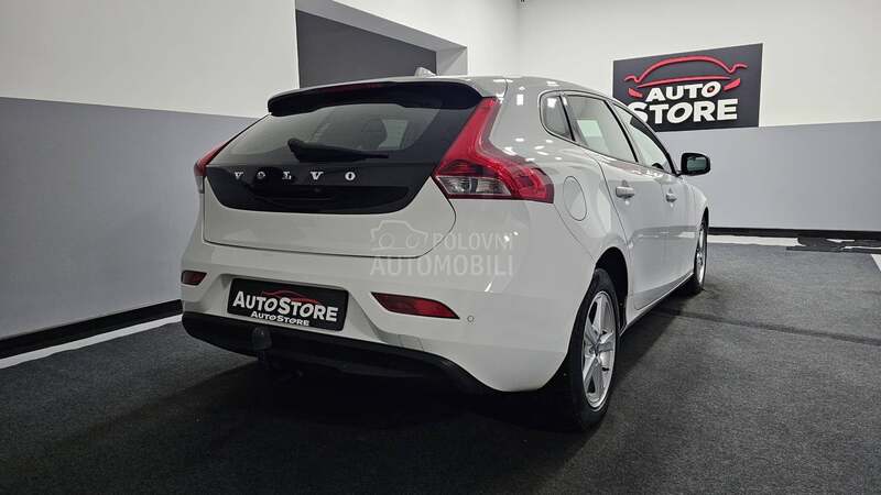 Volvo V40 D4