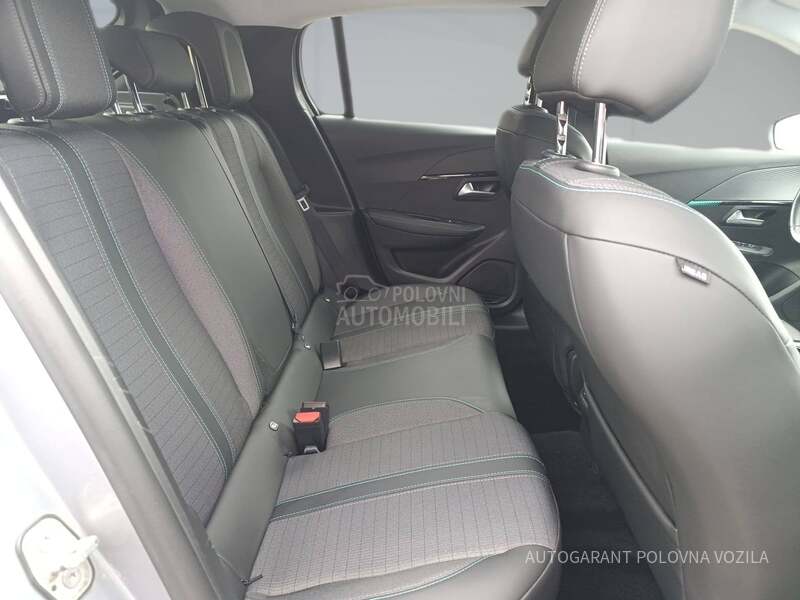 Peugeot 208 1.2 PURETECH ALLURE