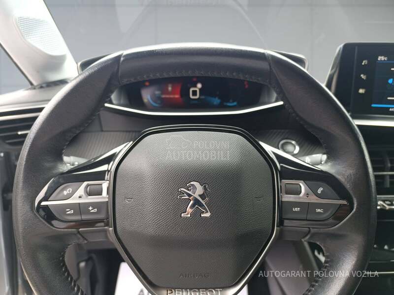 Peugeot 208 1.2 PURETECH ALLURE