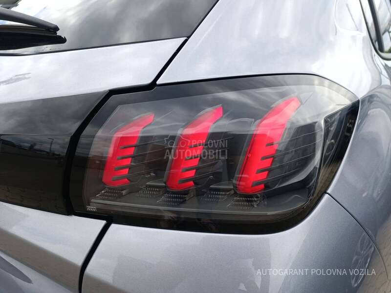 Peugeot 208 1.2 PURETECH ALLURE