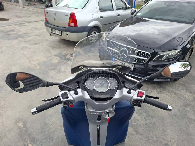 Piaggio MP3
