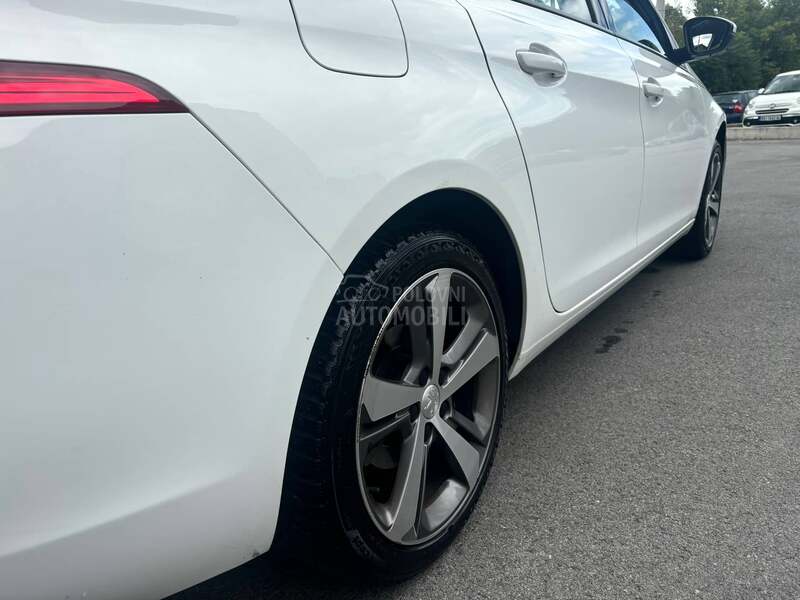 Peugeot 308 1.5 hdi allure matic