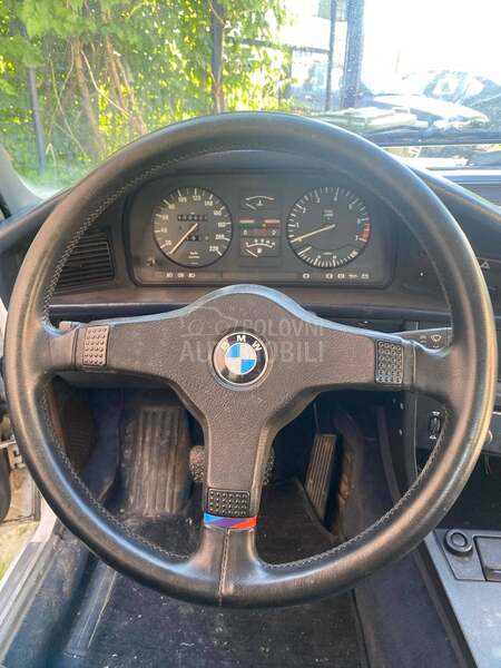 BMW 524 e28