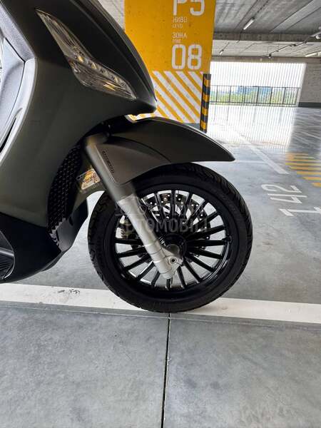 Piaggio Beverly