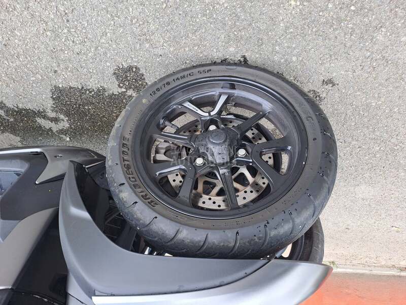 Yamaha tricity B kategorija