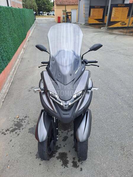 Yamaha tricity B kategorija