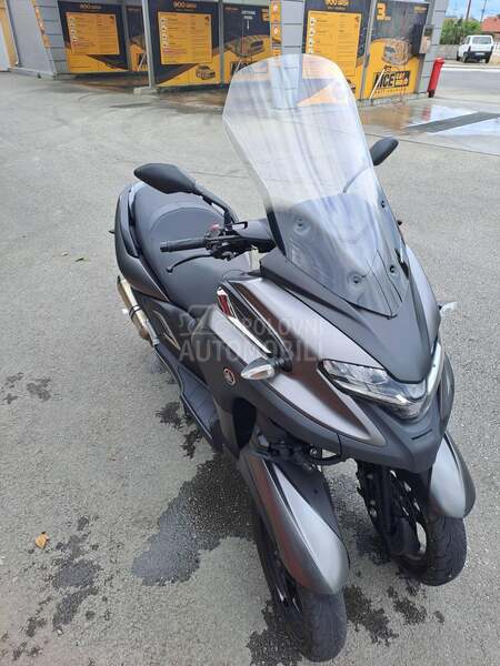 Yamaha tricity B kategorija
