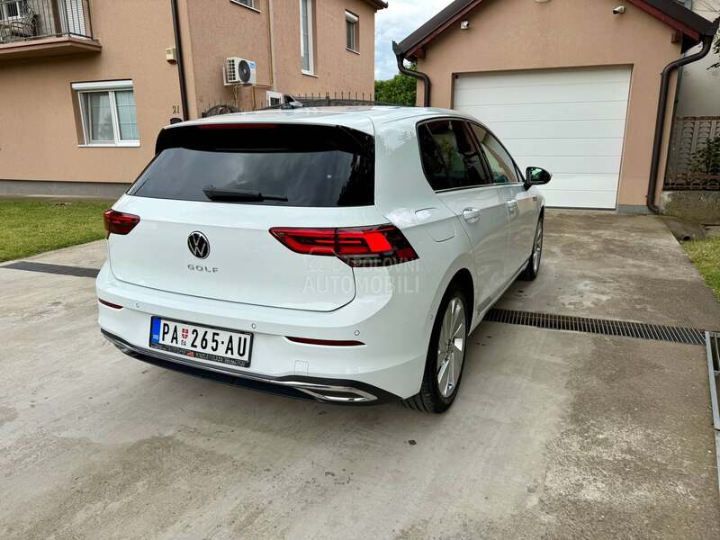 Volkswagen Golf 8 2.0 style