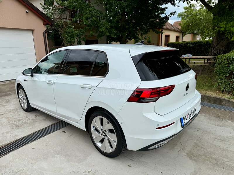 Volkswagen Golf 8 2.0 style