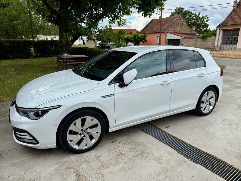 Volkswagen Golf 8 2.0 style