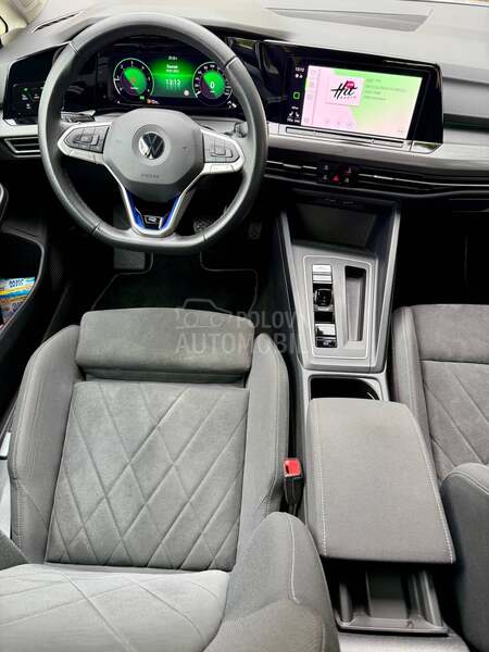 Volkswagen Golf 8 2.0 style
