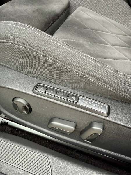 Volkswagen Golf 8 2.0 style