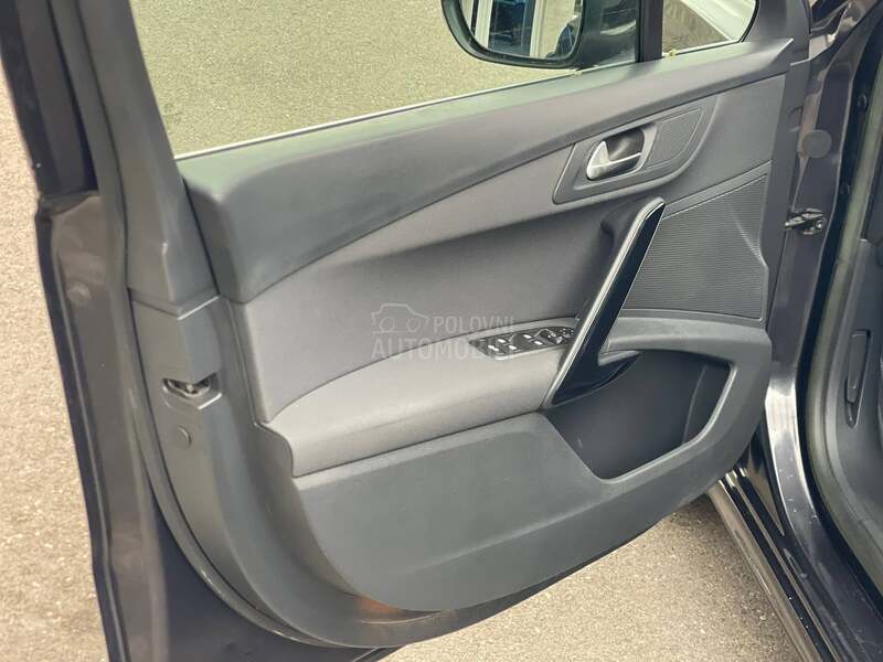 Peugeot 508 P A N O