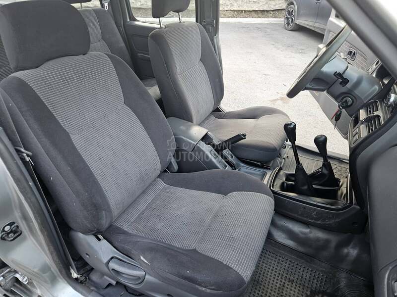 Nissan Navara NP300 K L I M A