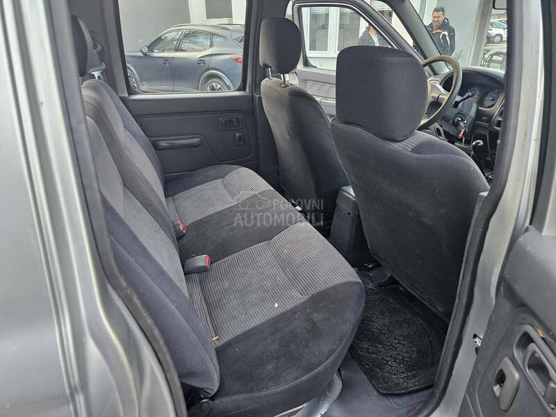 Nissan Navara NP300 K L I M A