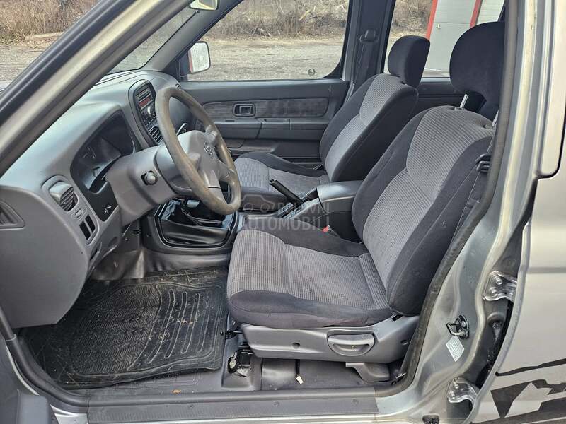 Nissan Navara NP300 K L I M A