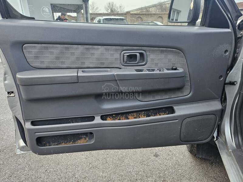Nissan Navara NP300 K L I M A
