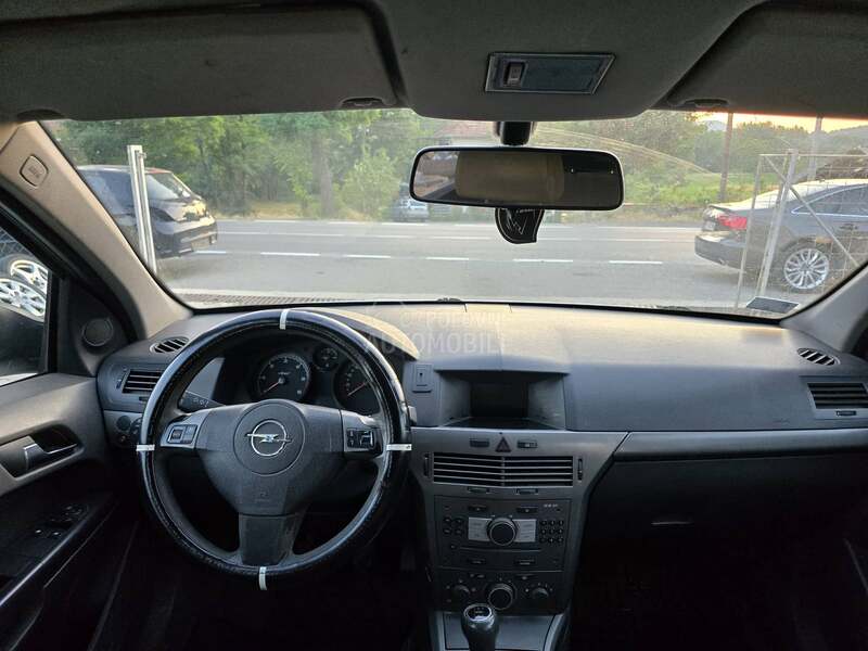 Opel Astra H 