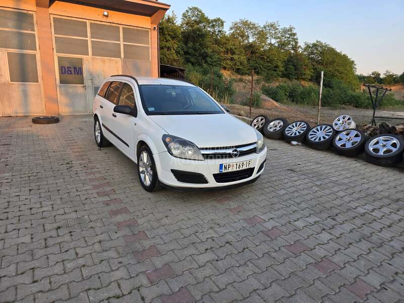 Opel Astra H 