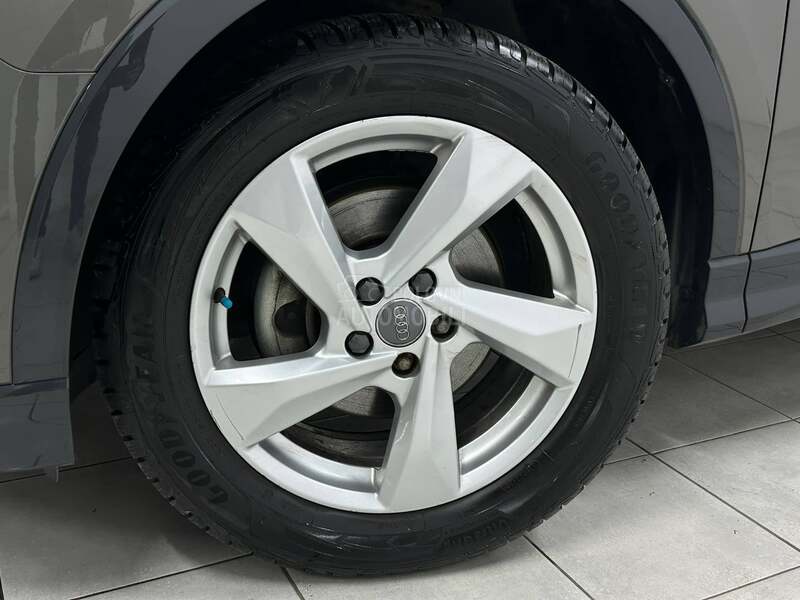 Audi Q3 2.0 TDI BUSINESS AUT