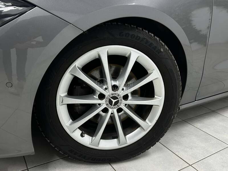 Mercedes Benz CLA 180 CDI  PAN AMB AUT