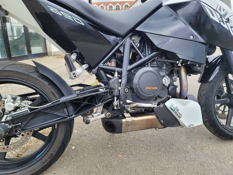 KTM Duke 690