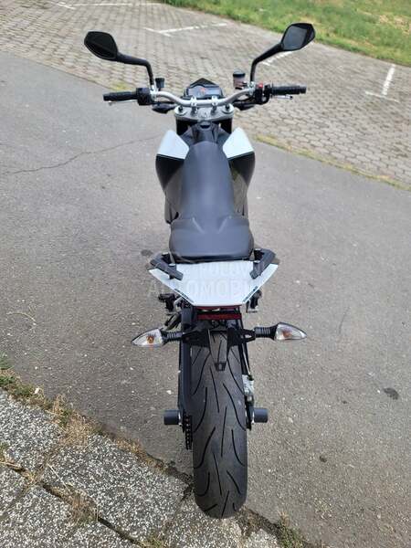 KTM Duke 690