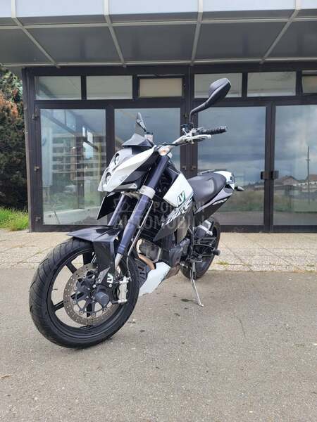 KTM Duke 690