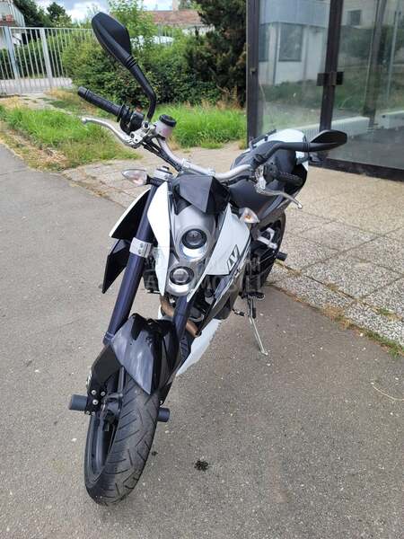 KTM Duke 690