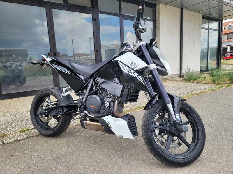 KTM Duke 690