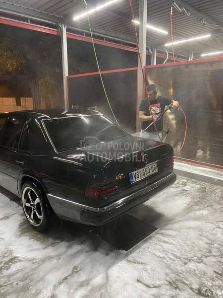 Mercedes Benz W124 Turbo 2.5