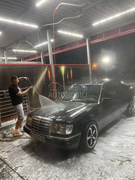 Mercedes Benz W124 Turbo 2.5