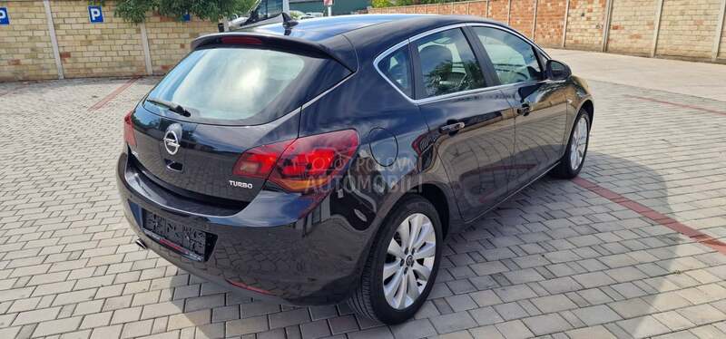 Opel Astra J 1.4 Turbo Sport