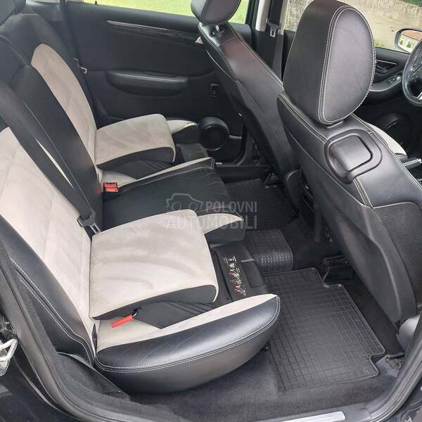 Mercedes Benz B 200 2.0 designo