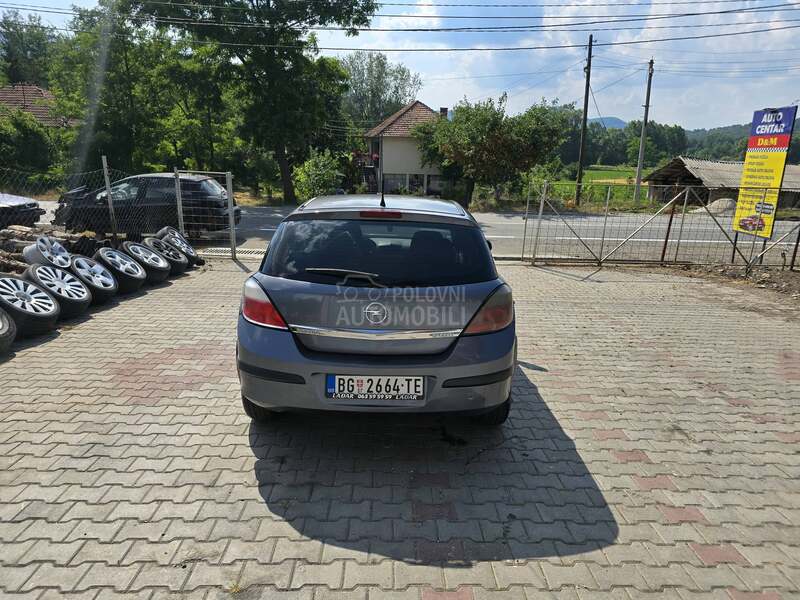 Opel Astra H 