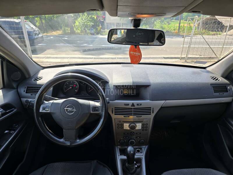 Opel Astra H 