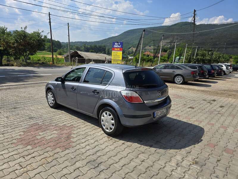 Opel Astra H 